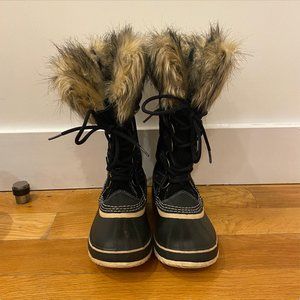 Sorel Joan of Artic Black and White Winter Boots with Fur (Women's, Size 6)
